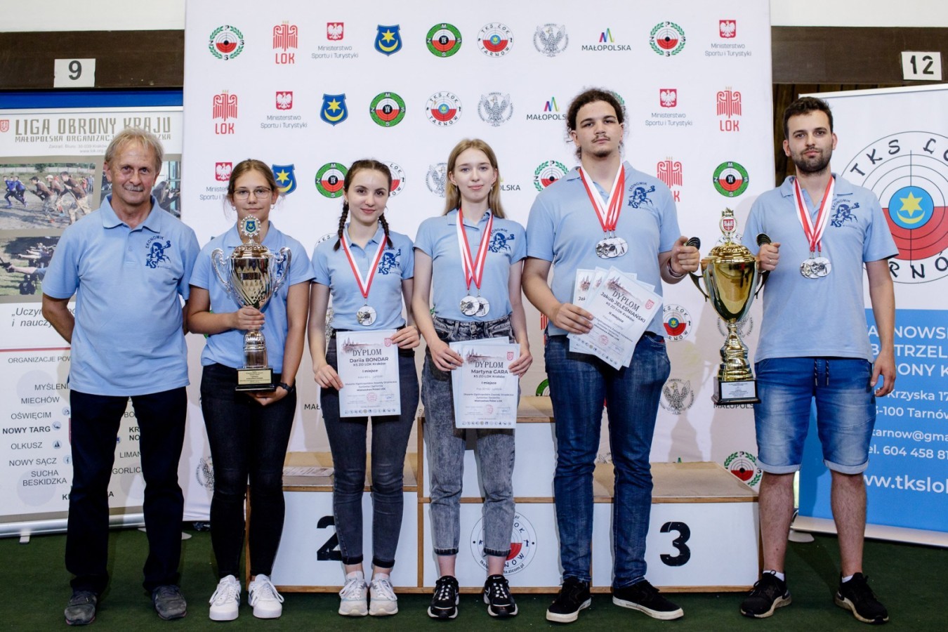 Trener i zawodnicy SKSS Ekonomik Bielsko-Biała